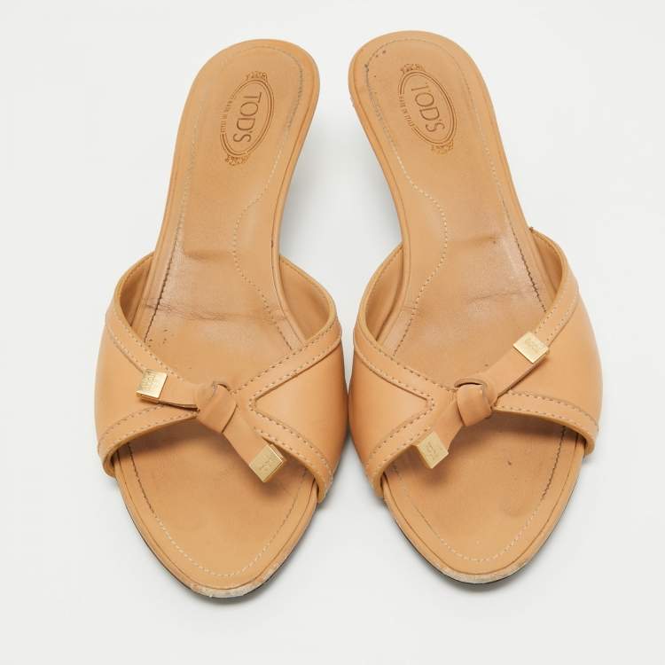 Pre Owned Tod's Beige Leather Bow Slide Sandals Size 37.5