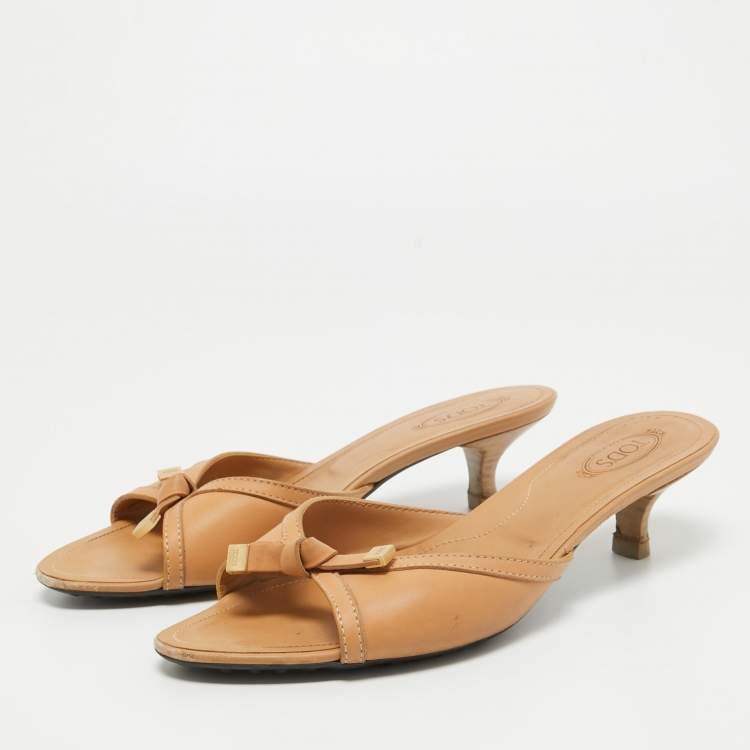 Pre Owned Tod's Beige Leather Bow Slide Sandals Size 37.5