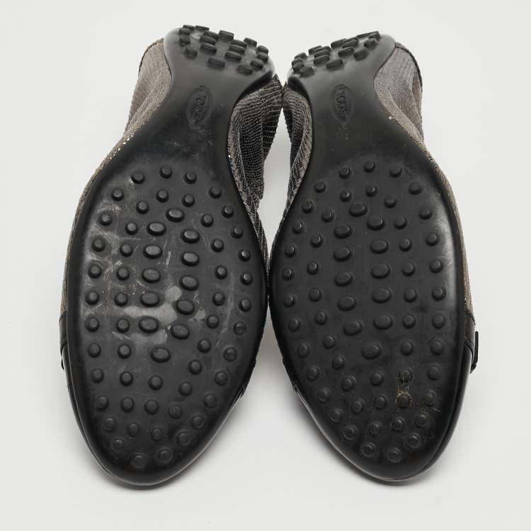 Pre Owned Tod's Sliver/Black Textured Suede and Leather Buckle Detail Scrunch Ballet Flats Size 38