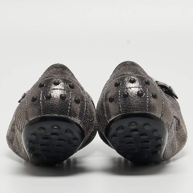 Pre Owned Tod's Sliver/Black Textured Suede and Leather Buckle Detail Scrunch Ballet Flats Size 38