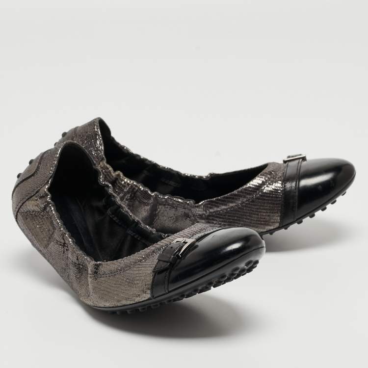 Pre Owned Tod's Sliver/Black Textured Suede and Leather Buckle Detail Scrunch Ballet Flats Size 38