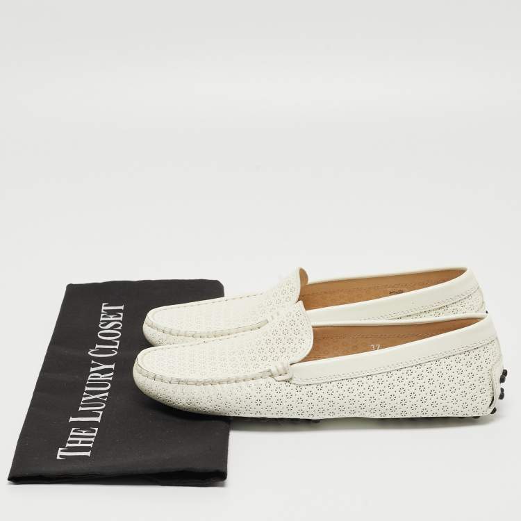 مملوكة مسبقًا Tod's Off White Laser Cut Patent Leather Slip On Loafers Size 37