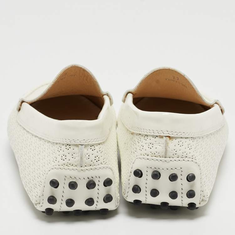 مملوكة مسبقًا Tod's Off White Laser Cut Patent Leather Slip On Loafers Size 37