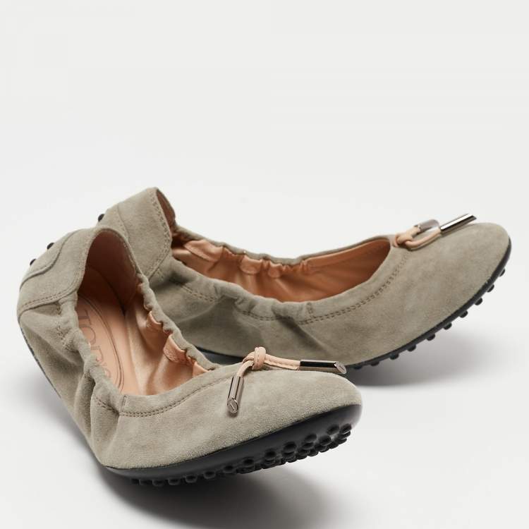 Pre Owned Tod's Grey Suede Scrunch Ballet Flats Size 37