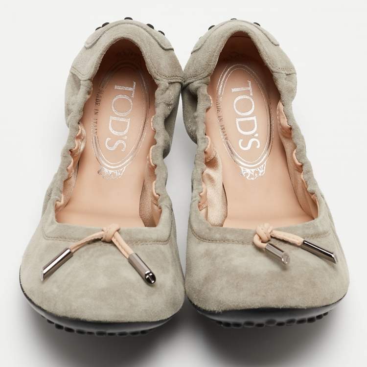 Pre Owned Tod's Grey Suede Scrunch Ballet Flats Size 37