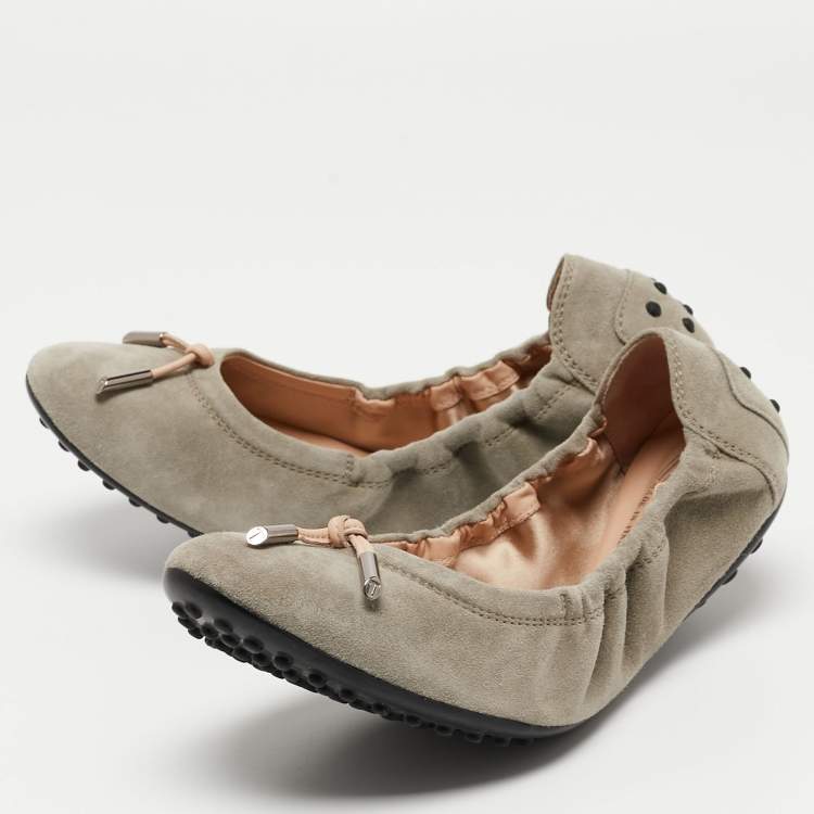 Pre Owned Tod's Grey Suede Scrunch Ballet Flats Size 37
