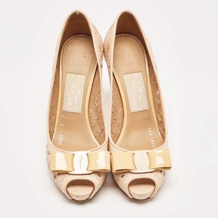 Pre Owned Salvatore Ferragamo Beige Leather Vara Bow Peep Toe Pumps Size 37.5