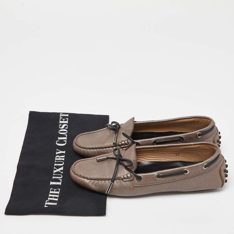 Pre Owned Tod's Metallic Leather Bow Slip On Loafers Size 37