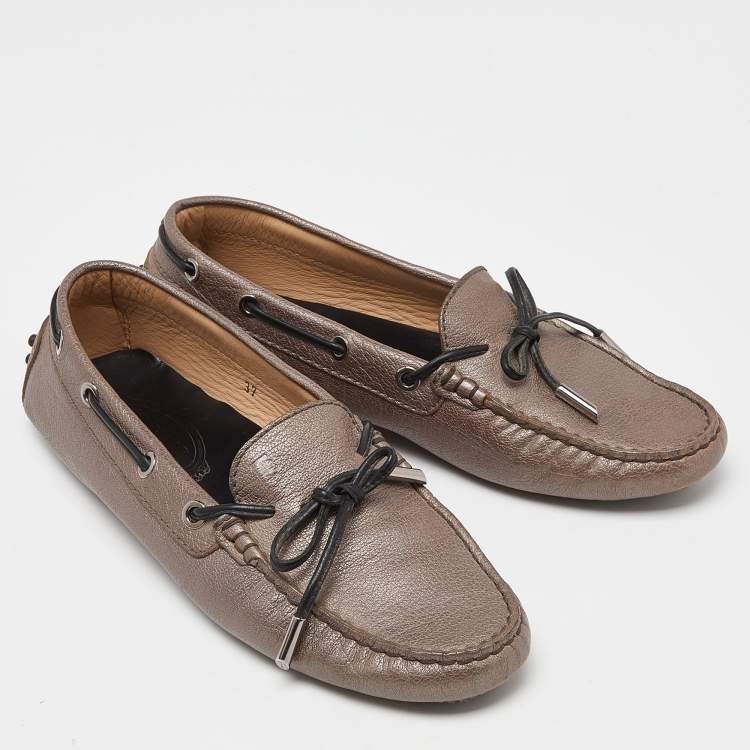 Pre Owned Tod's Metallic Leather Bow Slip On Loafers Size 37