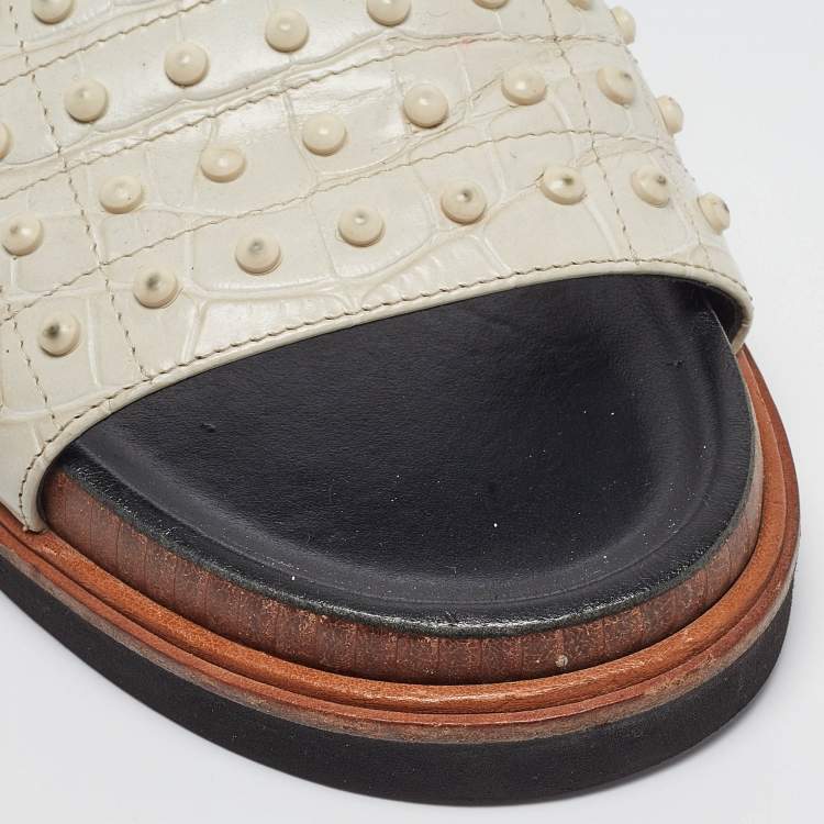 مملوكة مسبقًا Tod's White Croc Embossed Leather Studded Flat Slides Size 37