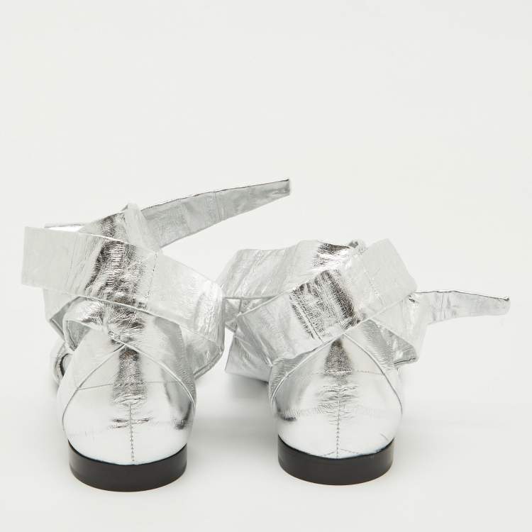 Pre Owned Tom Ford Silver Laminated Leather Ankle Wrap Flat Sandals Size 38