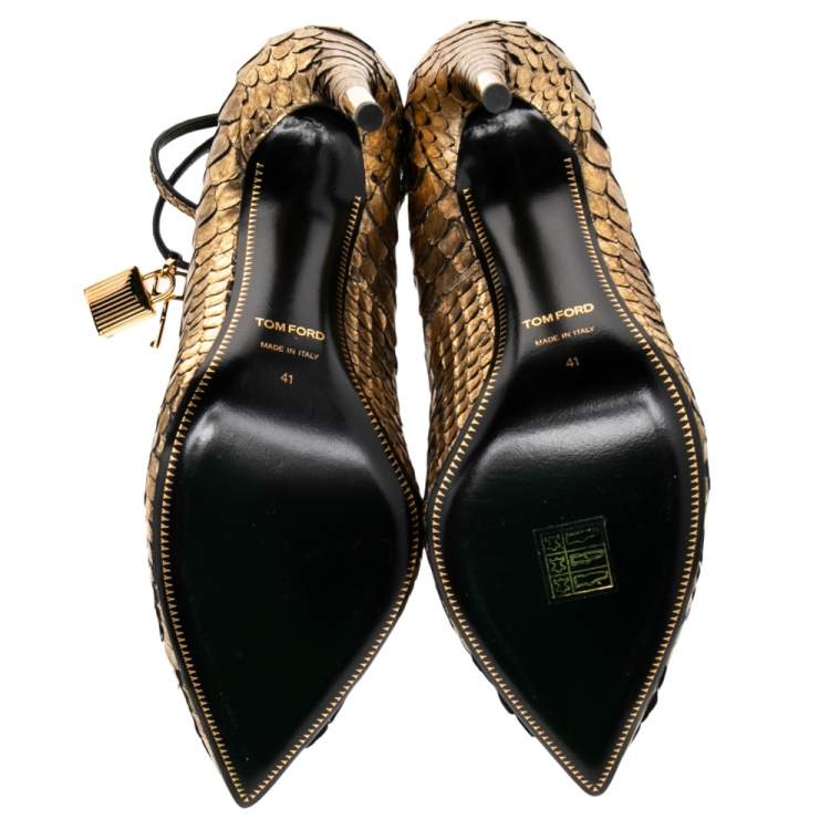 مملوكة مسبقًا Tom Ford Gold Python Leather Padlock Ankle Strap Pointed Toe Pumps Size 41