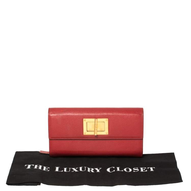 مملوكة مسبقًا Tom Ford Red Leather Turnlock Natalia Continental Wallet