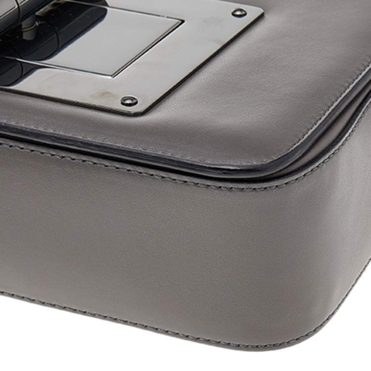 مملوكة مسبقًا Tom Ford Grey Leather Small Chain Natalia Shoulder Bag