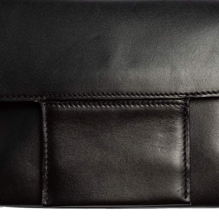 مملوكة مسبقًا  Tom Ford Black Leather Flap Crossbody Bag