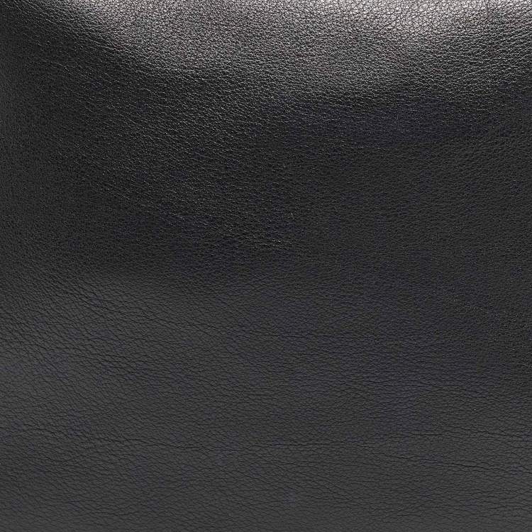 Pre Owned Tom Ford Black Leather Zip Around Shoulder Bag