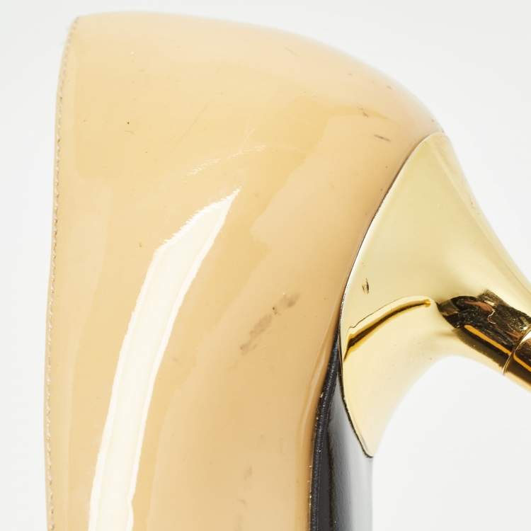Pre Owned Tom Ford Beige Patent Leather Pointed Pumps Size 35
