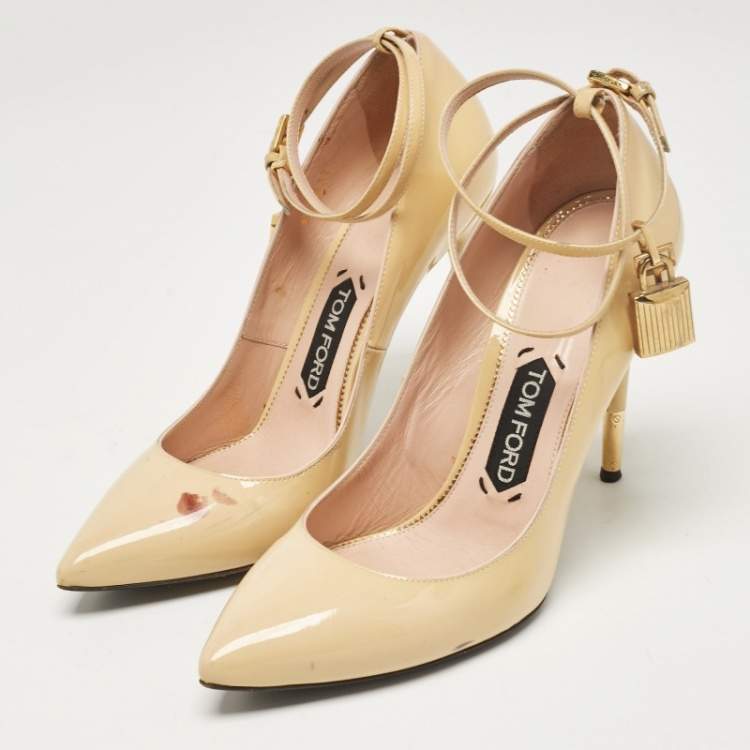 Pre Owned Tom Ford Beige Patent Leather Padlock Pumps Size 39.5