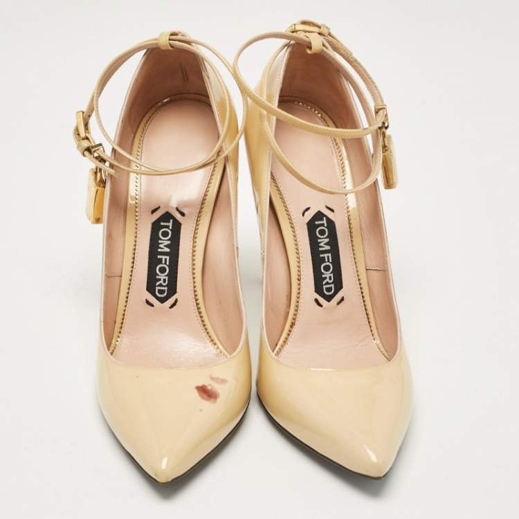 Pre Owned Tom Ford Beige Patent Leather Padlock Pumps Size 39.5
