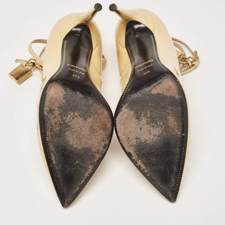 Pre Owned Tom Ford Beige Patent Leather Padlock Pumps Size 39.5