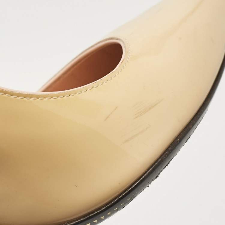 Pre Owned Tom Ford Beige Patent Leather Padlock Pumps Size 39.5