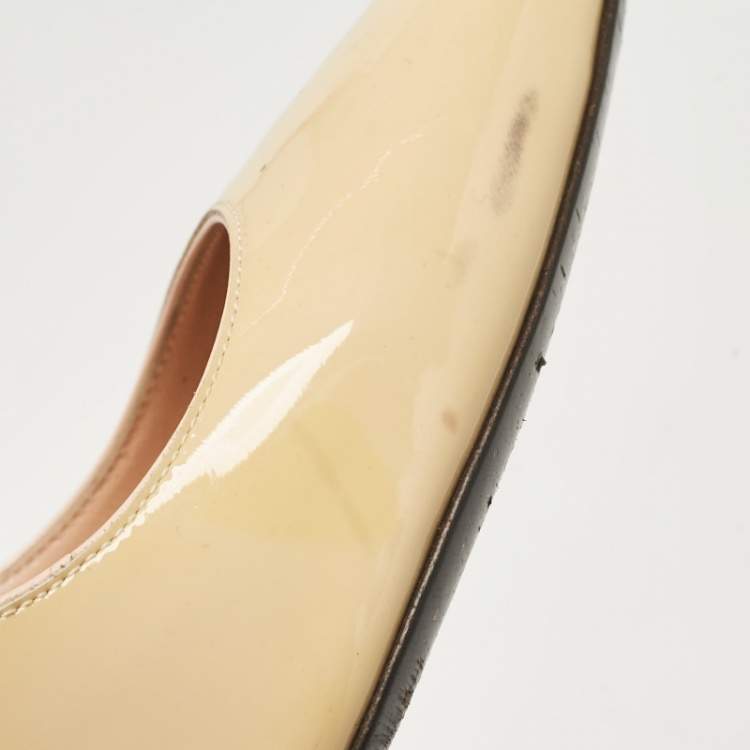 Pre Owned Tom Ford Beige Patent Leather Padlock Pumps Size 39.5