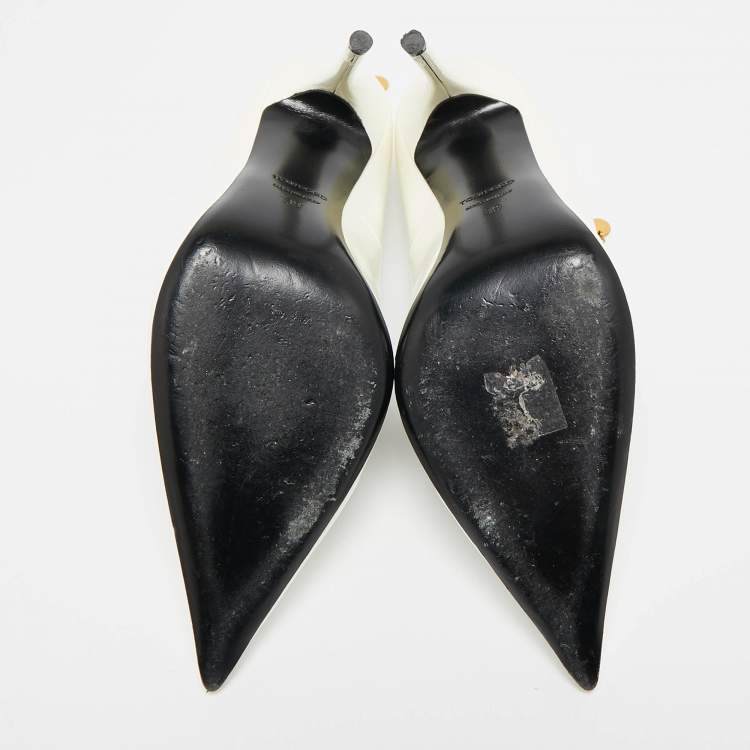 Pre Owned Tom Ford Off White Patent Leather Pointed Toe Pumps Size 39