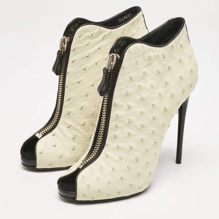 Pre Owned Tom Ford Cream/Black Ostrich Leather Booties Size 39