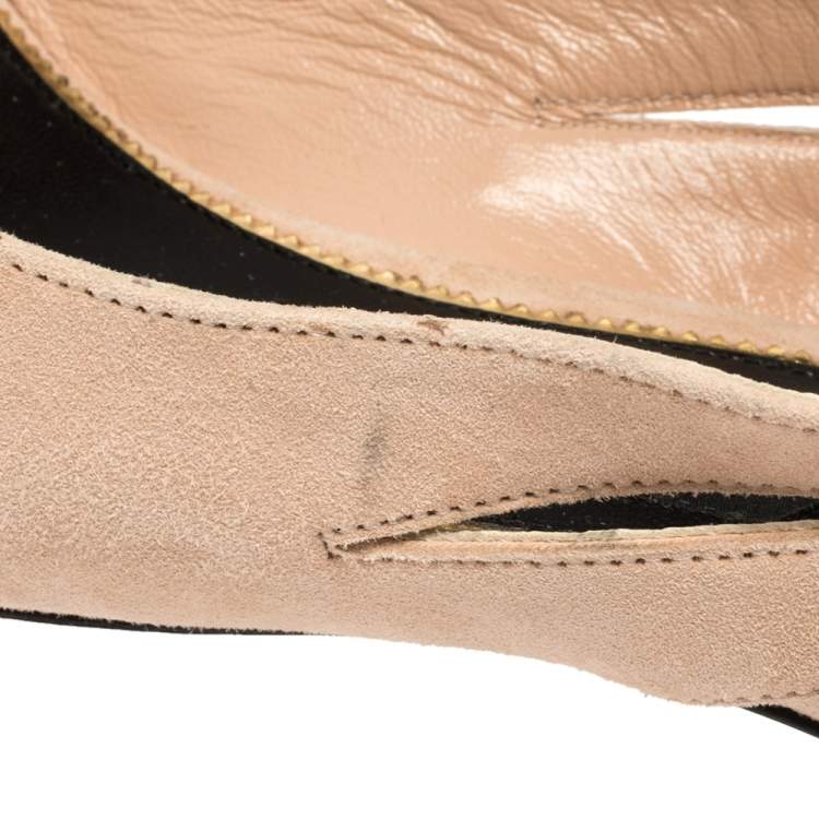 مملوكة مسبقًا Tom Ford Rose Beige Suede Ankle Lock  Double Strap Pumps Size 39