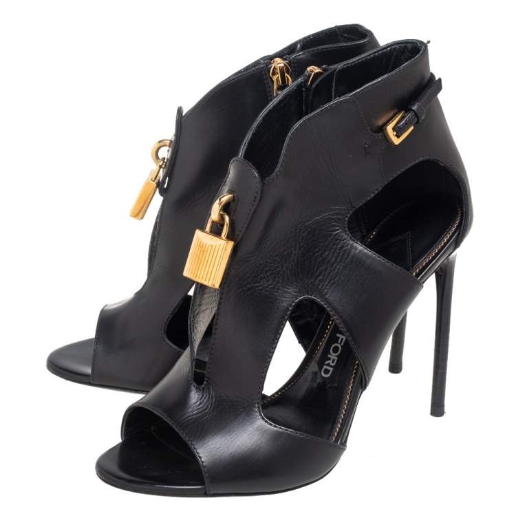 Pre Owned Tom Ford Black Leather Lock Booties Size 39