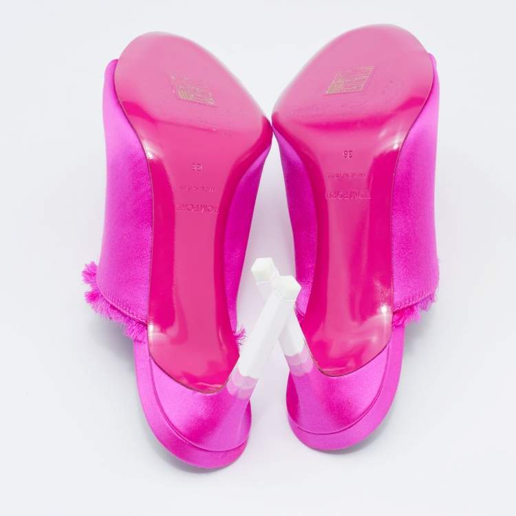 مملوكة مسبقًا Tom Ford Pink Satin Open Toe Sandals Size 36
