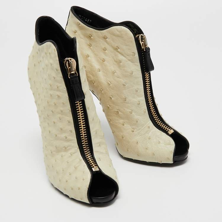 Pre Owned Tom Ford Cream/Black Ostrich Leather Booties Size 39
