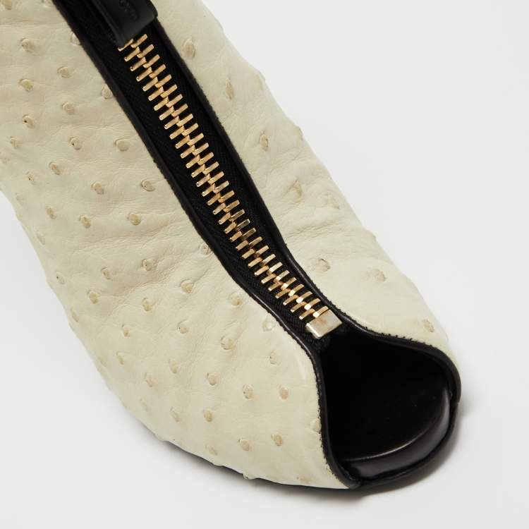 Pre Owned Tom Ford Cream/Black Ostrich Leather Booties Size 39