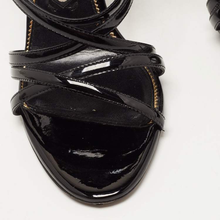 مملوكة مسبقًا Tom Ford Black Patent Leather Padlock Strappy Sandals Size 38.5
