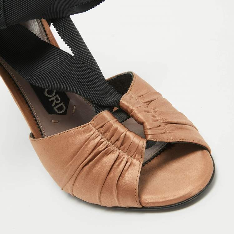 Pre Owned Tom Ford Gold Satin D'Orsay Pumps Size 37