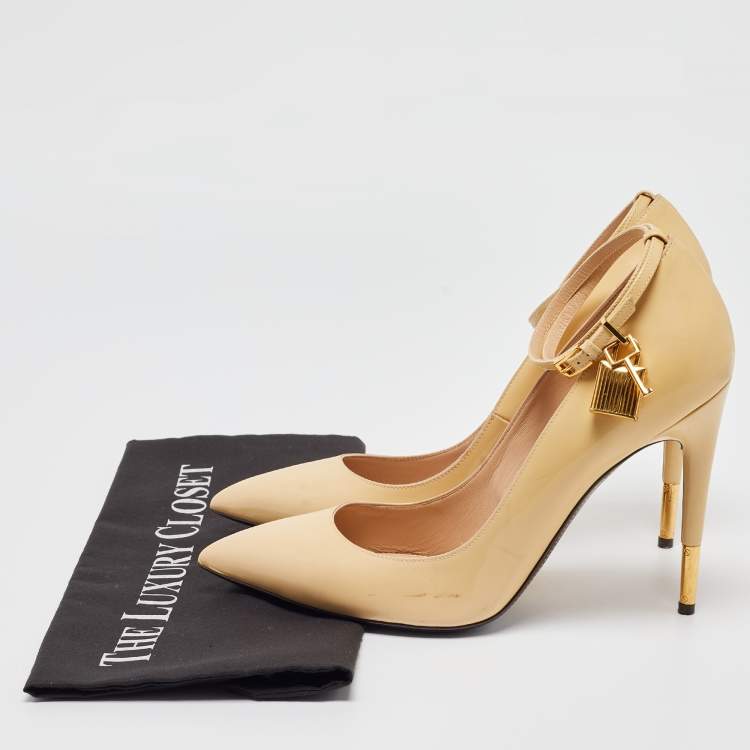 Pre Owned Tom Ford Cream Patent Leather Padlock Pumps Size 41