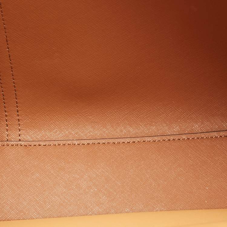 Pre Owned Tory Burch Black/Beige Leather Perry Tote