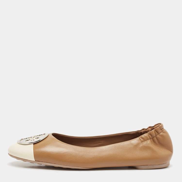 مملوكة مسبقًا Tory Burch Brown/Cream Leather Claire Cap Toe Ballet Flats Size 40.5
