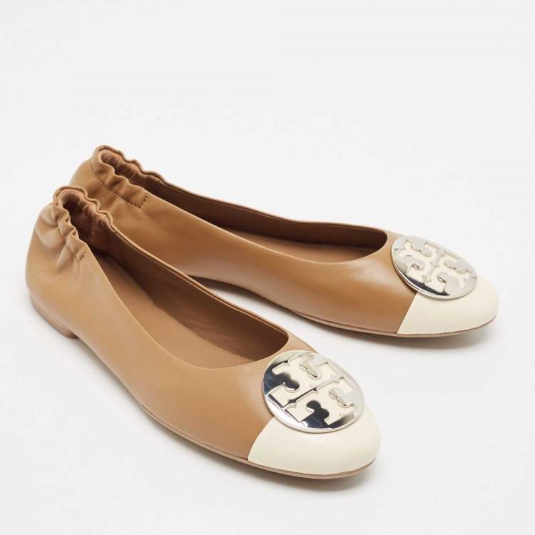 مملوكة مسبقًا Tory Burch Brown/Cream Leather Claire Cap Toe Ballet Flats Size 40.5