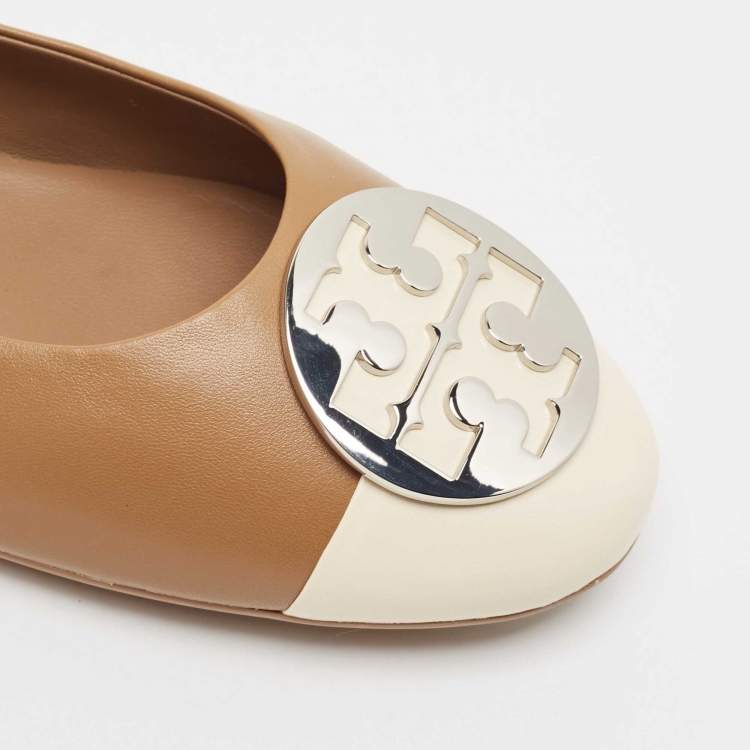 مملوكة مسبقًا Tory Burch Brown/Cream Leather Claire Cap Toe Ballet Flats Size 40.5