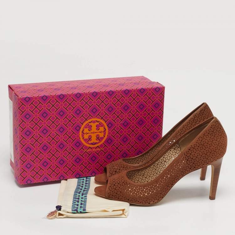 مملوكة مسبقًا Tory Burch Elinor 90mm Size 40 Brown Laser Cut Suede Peep Toe Pumps
