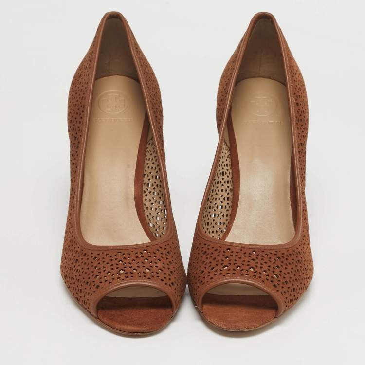 مملوكة مسبقًا Tory Burch Elinor 90mm Size 40 Brown Laser Cut Suede Peep Toe Pumps