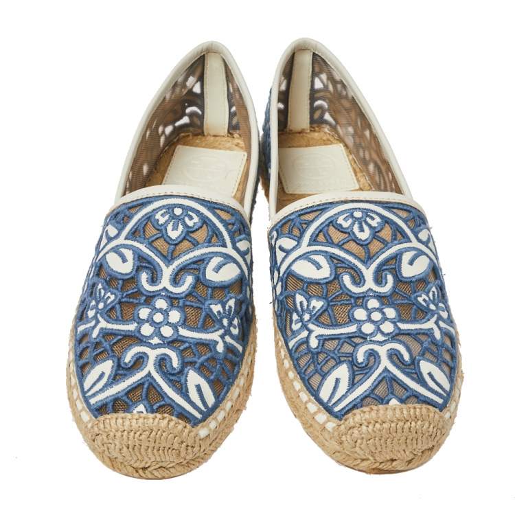Pre Owned Tory Burch Blue/White Embroidered Leather Cutout Espadrille Flats Size 40.5