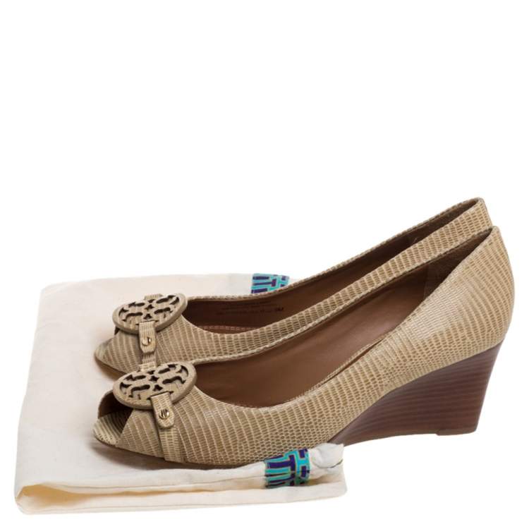 Pre Owned Tory Burch Beige Embossed Lizard Leather Julianne Peep Toe Wedge Pumps Size 39