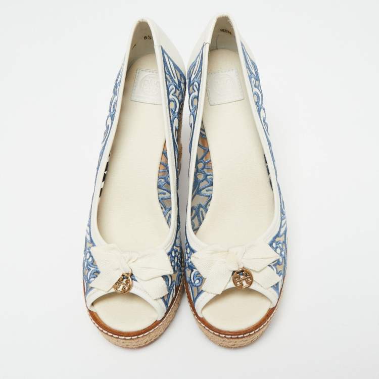 Pre Owned Tory Burch White/Blue Lace And Leather Lucia Wedge Espadrille Platform Pumps Size 38.5