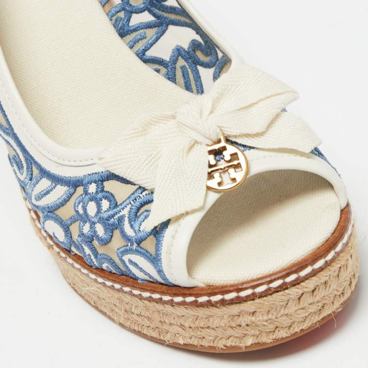 Pre Owned Tory Burch White/Blue Lace And Leather Lucia Wedge Espadrille Platform Pumps Size 38.5