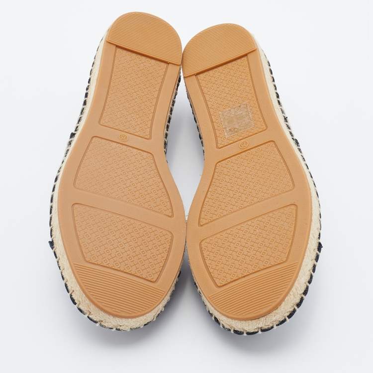 مملوكة مسبقًا Tory Burch Black Patent and Leather Flat Espadrilles Size 37.5