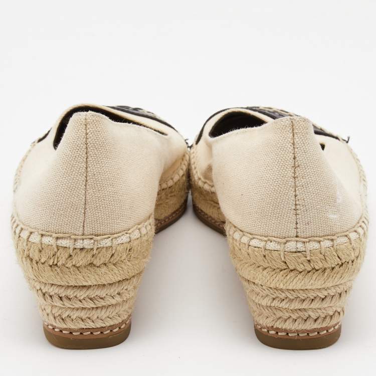 Pre Owned Tory Burch Beige/Black Canvas and Leather Wedge Pumps Size 39