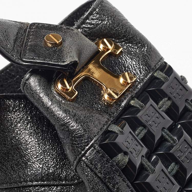 Pre Owned Tory Burch Black Iridescent Leather Logo Detail Hobo