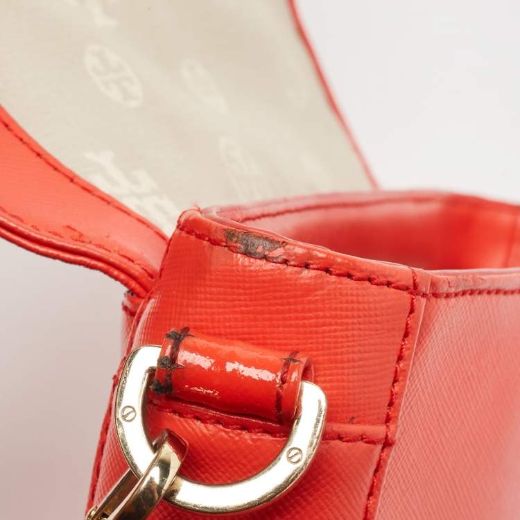Pre Owned Tory Burch Orange Patent and Leather Mini Robinson Crossbody Bag
